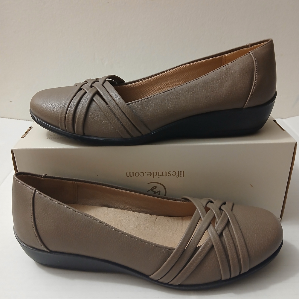 Life Stride Women's Loafers in Taupe Size 7.5 New $35